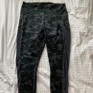 Camouflage Fabletics Powerhold 7/8 leggings